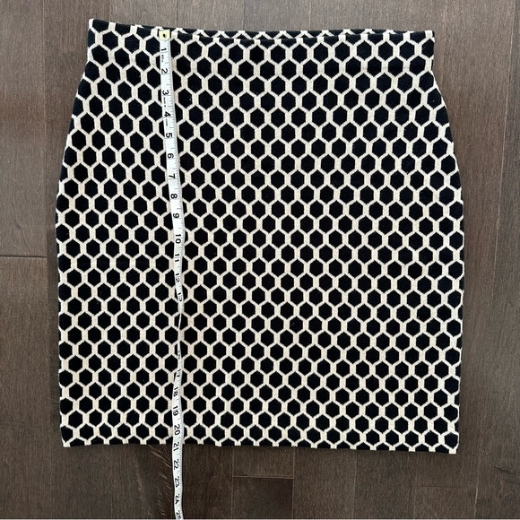 Banana Republic Cashmere Blend Sweater Skirt Honeycomb Black Cream Large - Picture 7 of 8